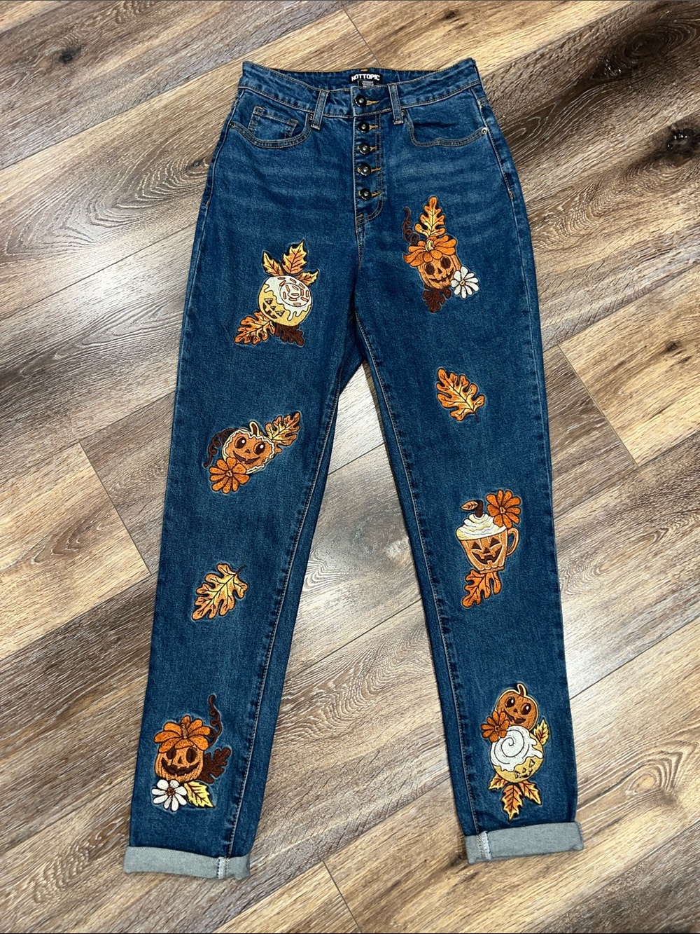 Dark Indigo Jack-O'-Lantern Treats Embroidered Mom Jeans Hot Topic Halloween 🎃